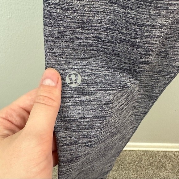 Lululemon Heathered Deep Indigo Happy Hatha Crop Size 4 - Picture 11 of 15